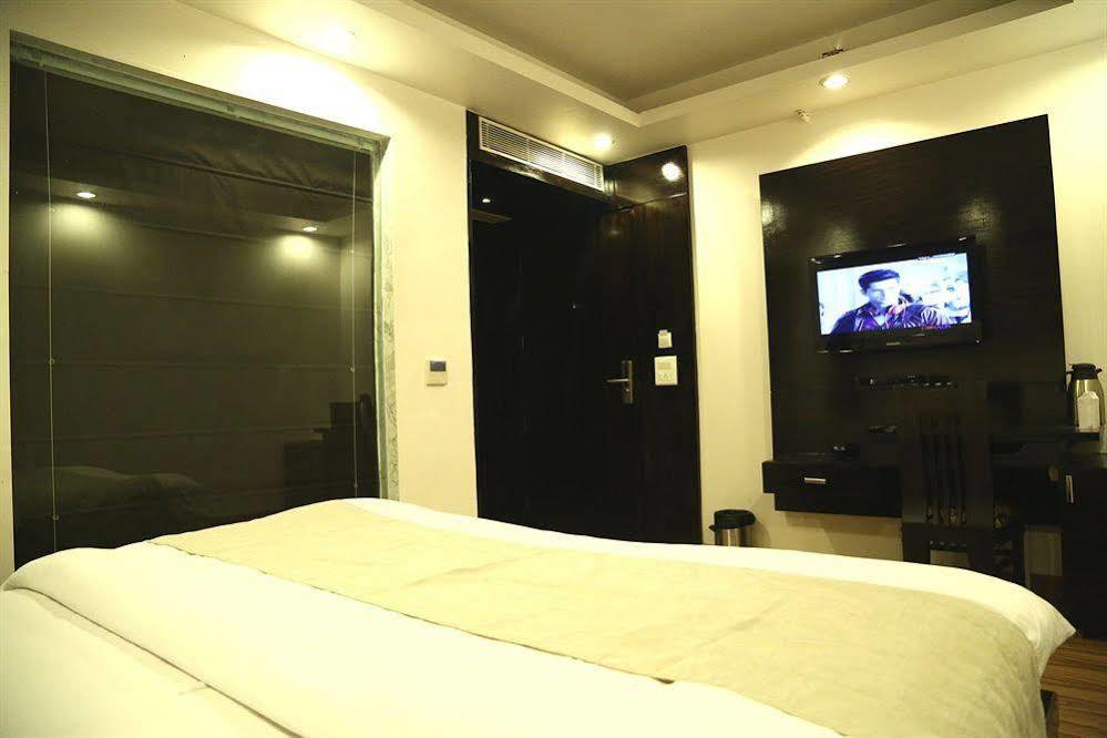 Hotel Elegance Nueva Delhi Exterior foto